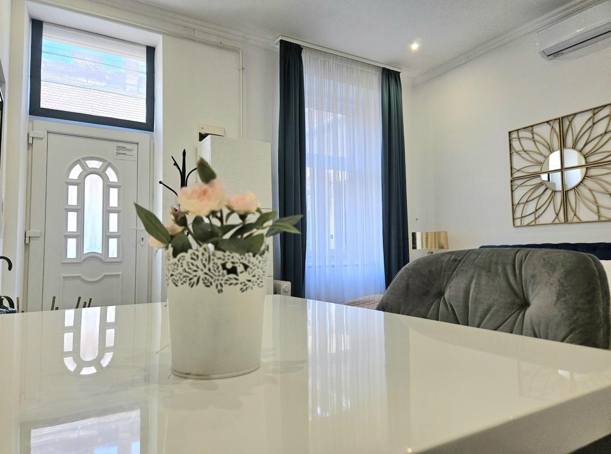 Ferienwohnung Designer Downtown Gem Budapest Exterior foto