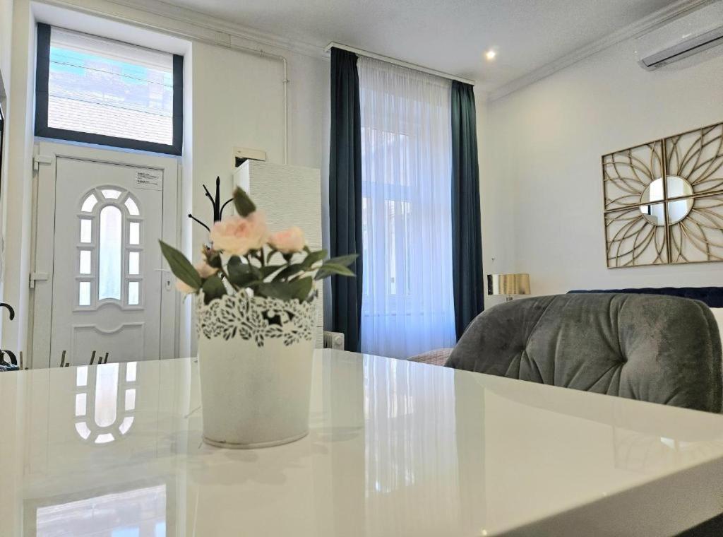 Ferienwohnung Designer Downtown Gem Budapest Exterior foto
